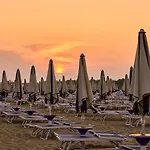 Renovated Flat Next To The Beach-beahost * بيبيوني