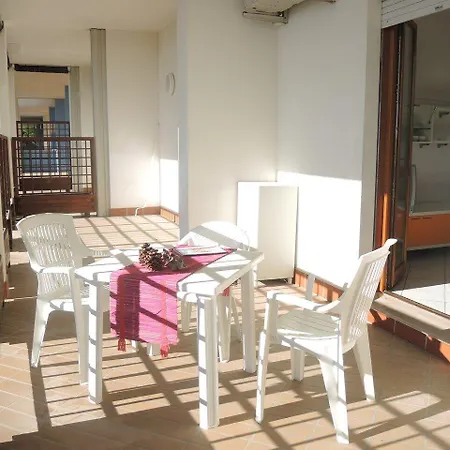 Renovated Flat Next To The Beach-beahost Lejlighed *